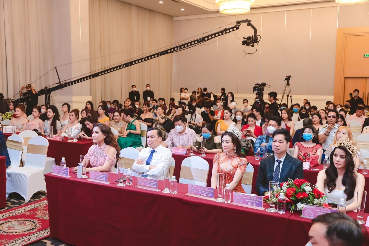 hinh-4-khach-tham-gia-hop-bao-1645589837.jpg