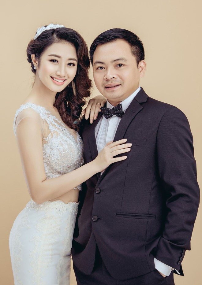 hoa-hau-sau-dang-quang-cuoi-chong-dai-gia-hon-19-tuoi-gio-ra-sao-22-1646492924.jpg