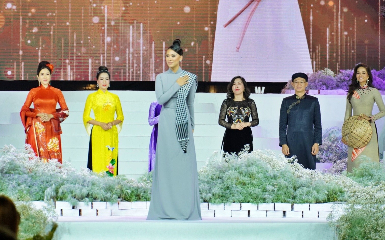 le-hoi-ao-dai-26-1646549573.jpg