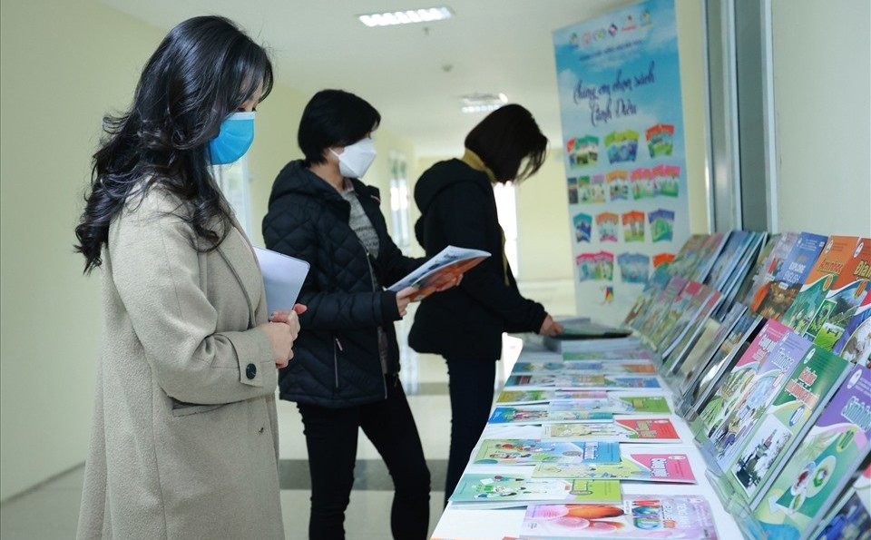 gioi-thieu-sach-3-1648049275.jpg