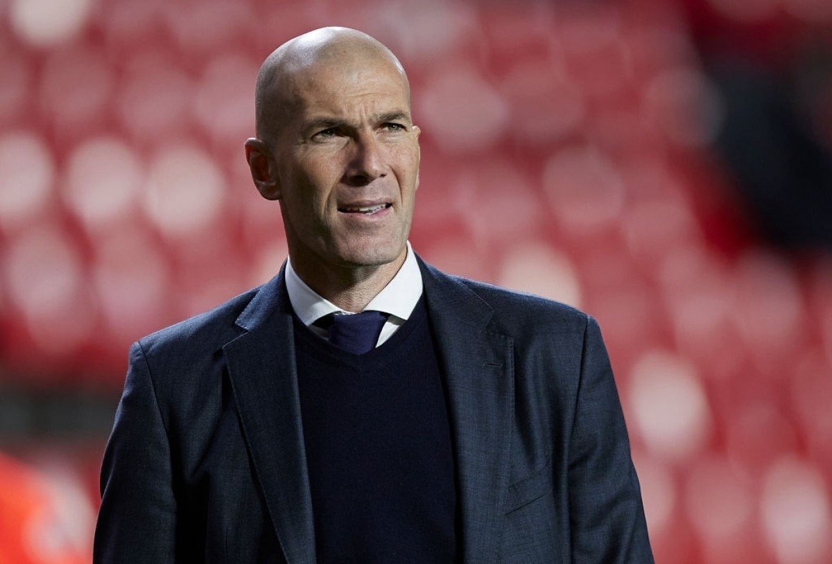 hlv-zinedine-zidane-09203qa24-1681772932.jpg