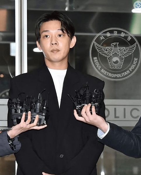 yoo-ah-in-do-loi-cho-ban-3-1684383073.jpg