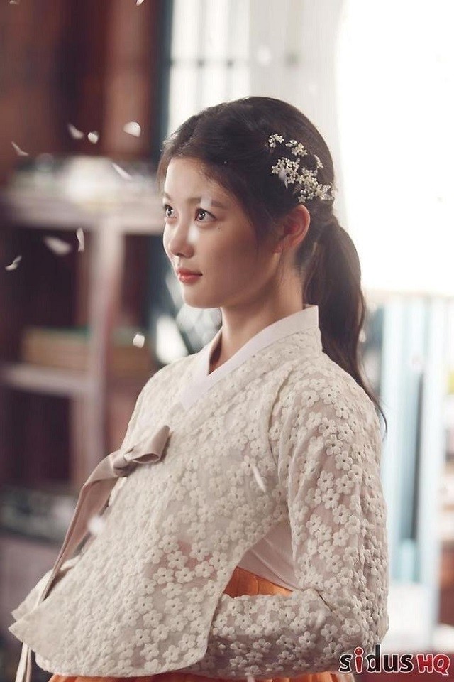 kim-yoo-young-2-1684469552.jpg