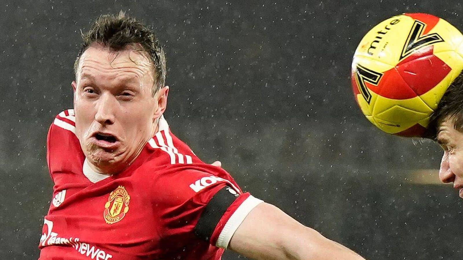 phil-jones-header-manchester-united-1684493643.jpg