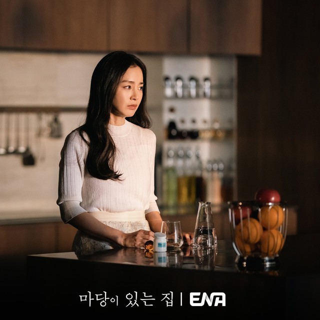 kim-tae-hee4-1684726347.jpeg