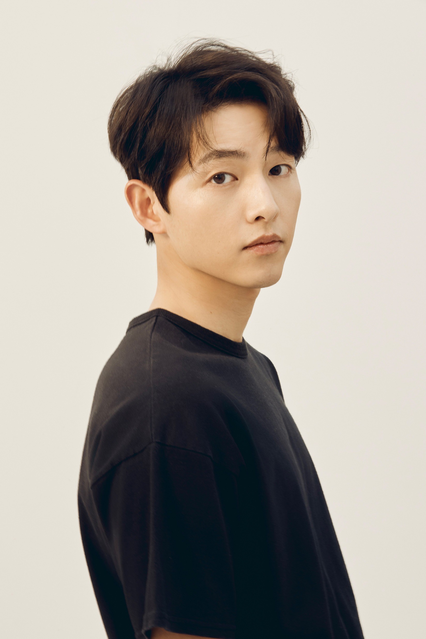 song-joong-ki-profile-665-1684763346.jpg