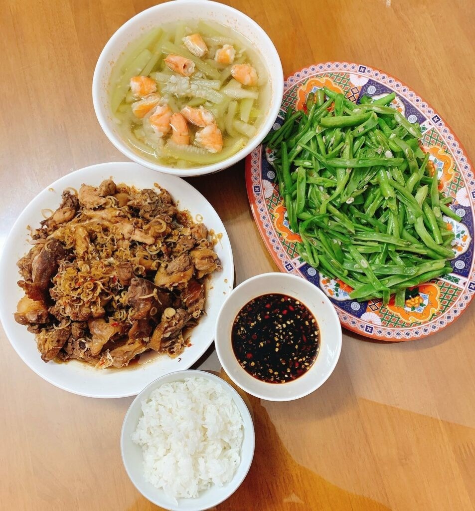 canh-bau-nau-tom-953x1024-1684831388.jpg