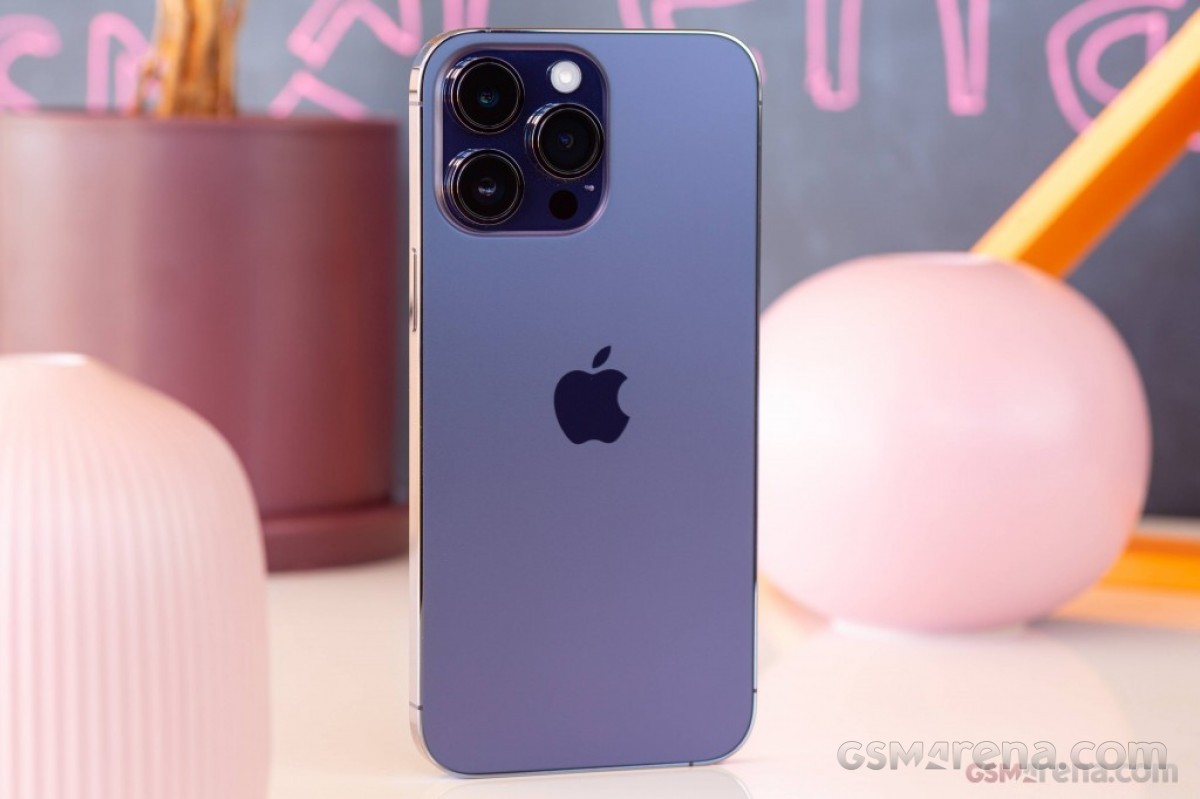 iphone-3-1684835184.jpg