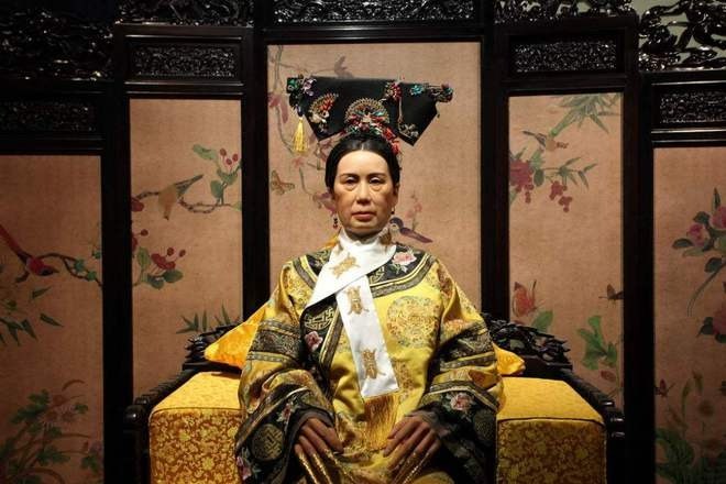 nguoi-niem-phong-lang-tu-hi-1-1684828302.jpg