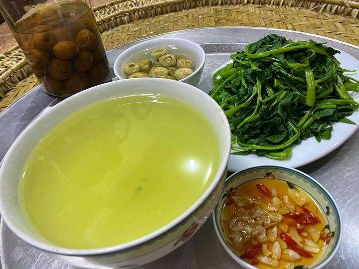 nuoc-canh-rau-muong-luoc-mon-an-1684831388.jpg