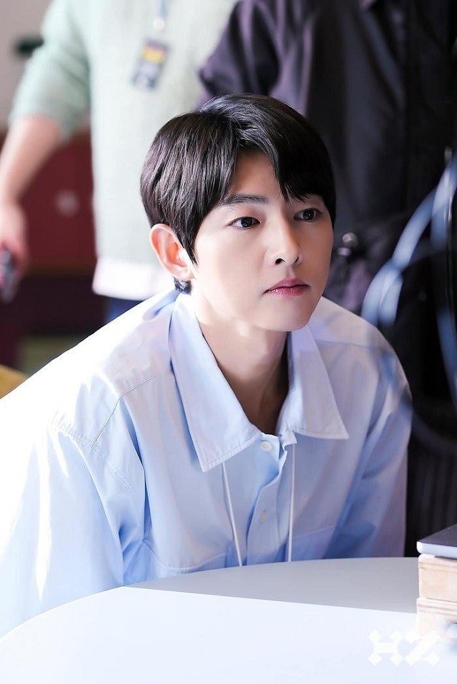 song-joong-ki-2-1684812698.jpg