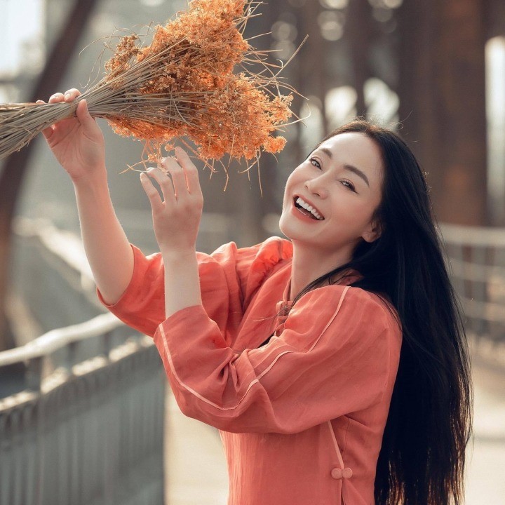 Diễn viên Quách Thu Phương thừa nhận chăm dùng app, hiếm hoi trưng mặt mộc gây chú ý 