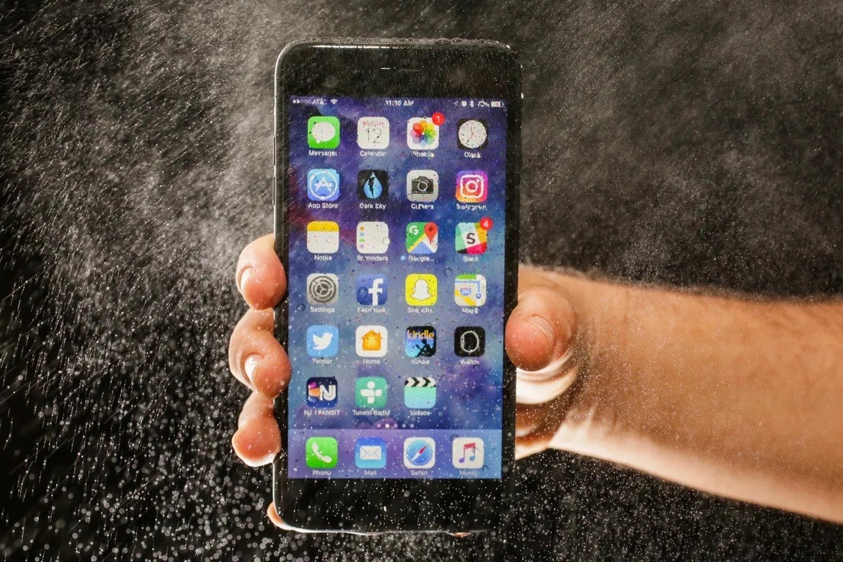 iphone-7-plus-t4-1-1682093724-1685420050.jpg