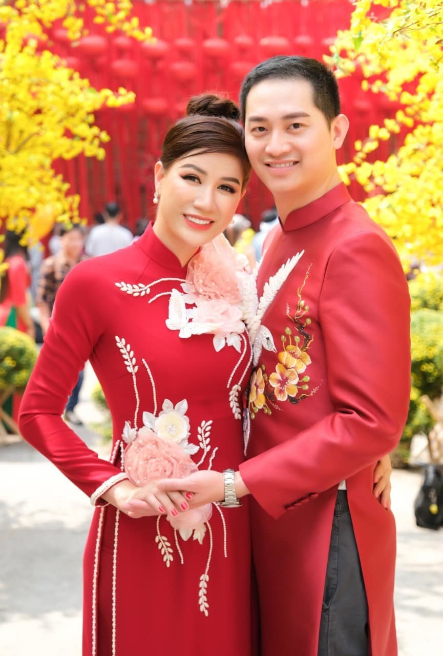 lan-dau-tien-trang-tran-cung-ong-xa-du-su-kien-don-dua-bang-xe-may-df8acc53-1685413911.jpeg