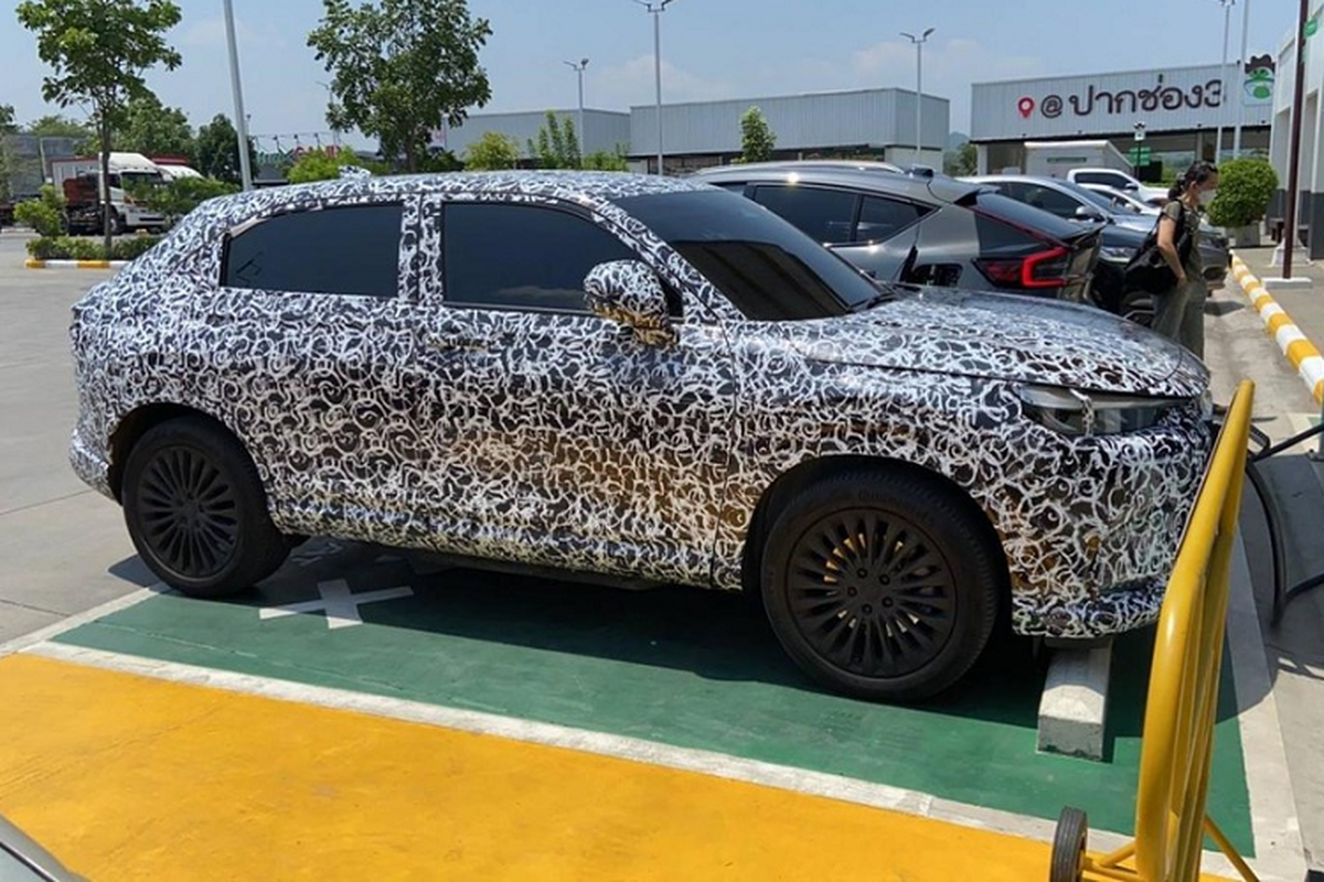 tin-xe-trua-305-mau-xe-tay-ga-lan-at-honda-sh-sap-duoc-honda-mo-ban-thiet-ke-la-diem-gay-sot-anh-4-1685530079.png