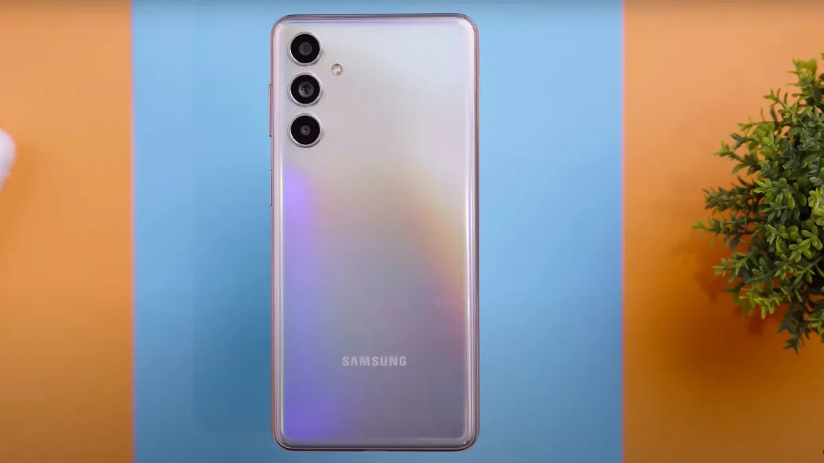 galaxy-7-1685614192.jpg