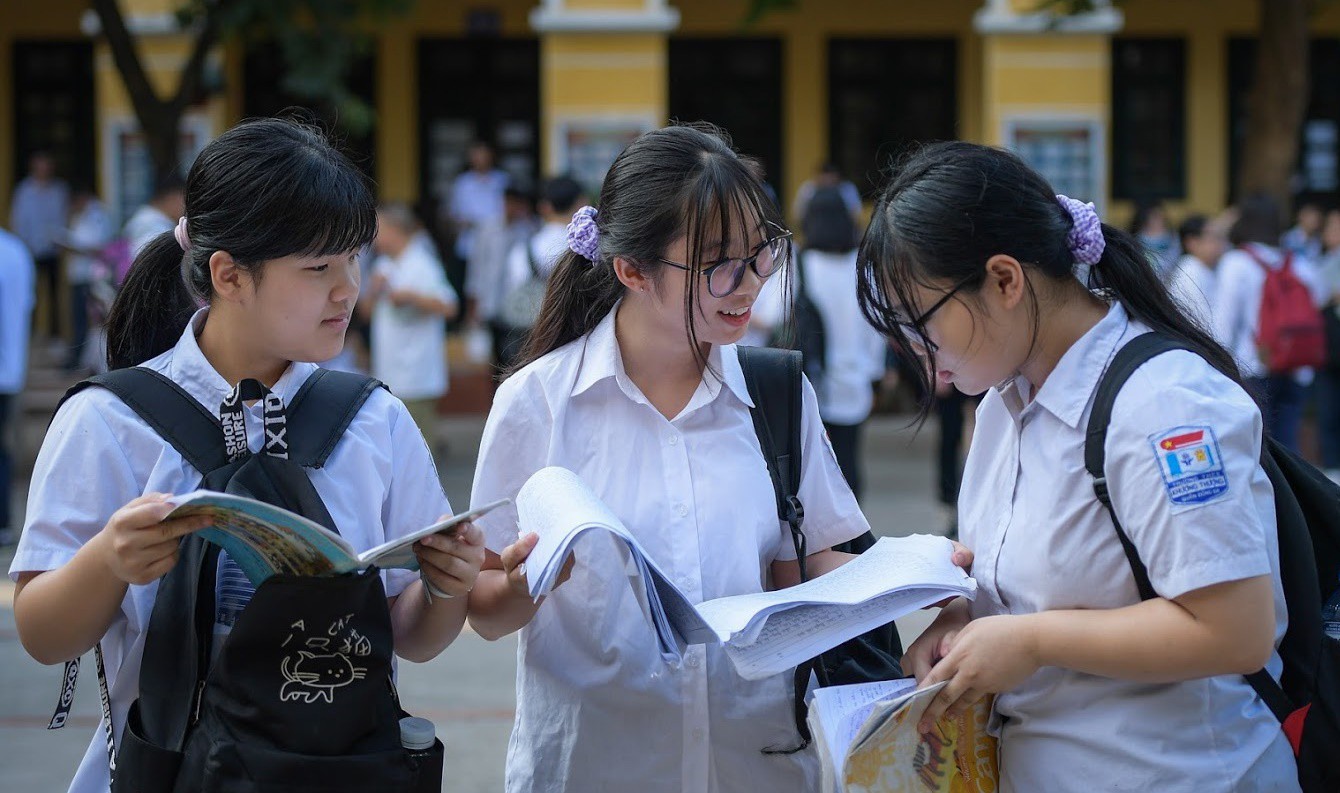 dap-an-de-thi-mon-ngu-van-vao-lop-10-ha-noi-1-1686045974.jpg