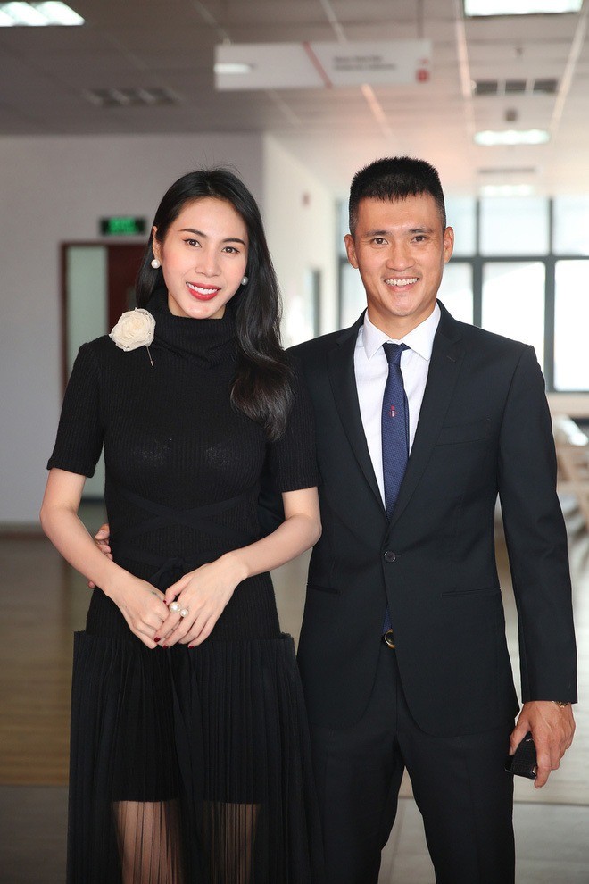 cong-vinh-than-tho-khi-ba-xa-thu-1686108190.jpg