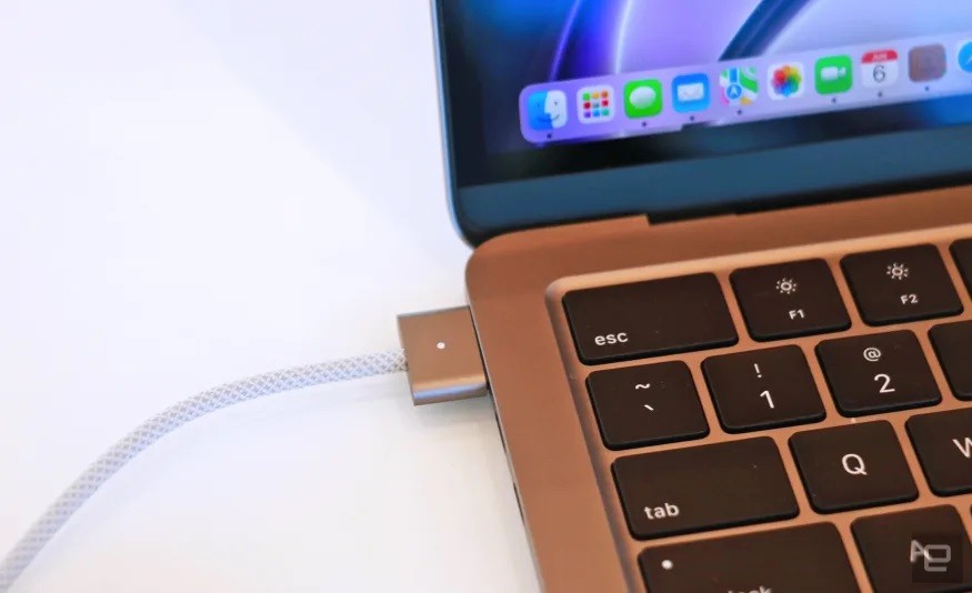 macbook-air-13-6-m2-5-1686108570.jpg
