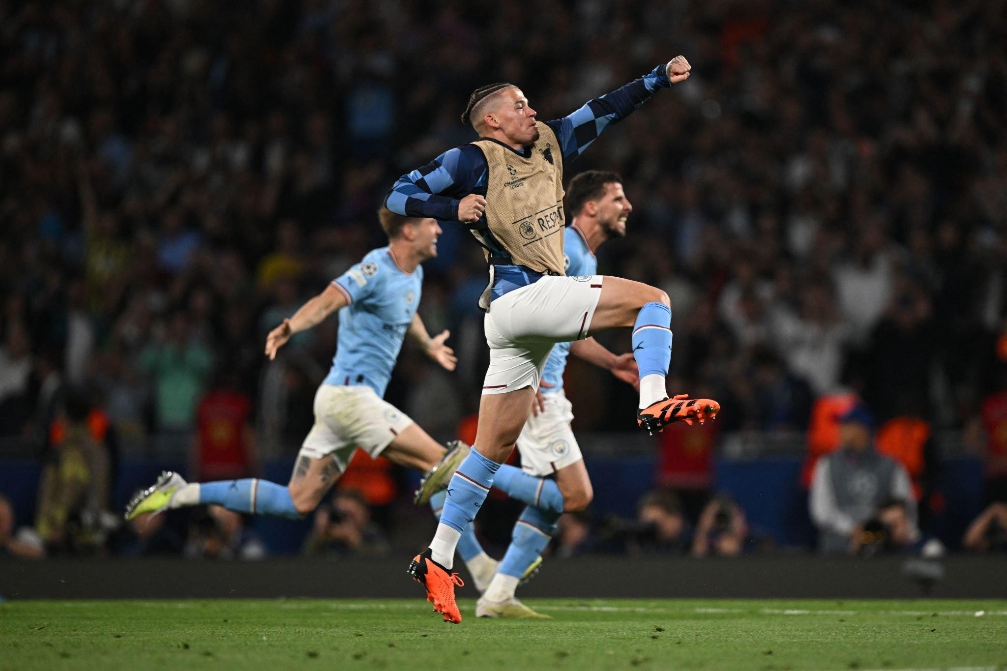 man-city-vo-dich-3-1686432370.jpg