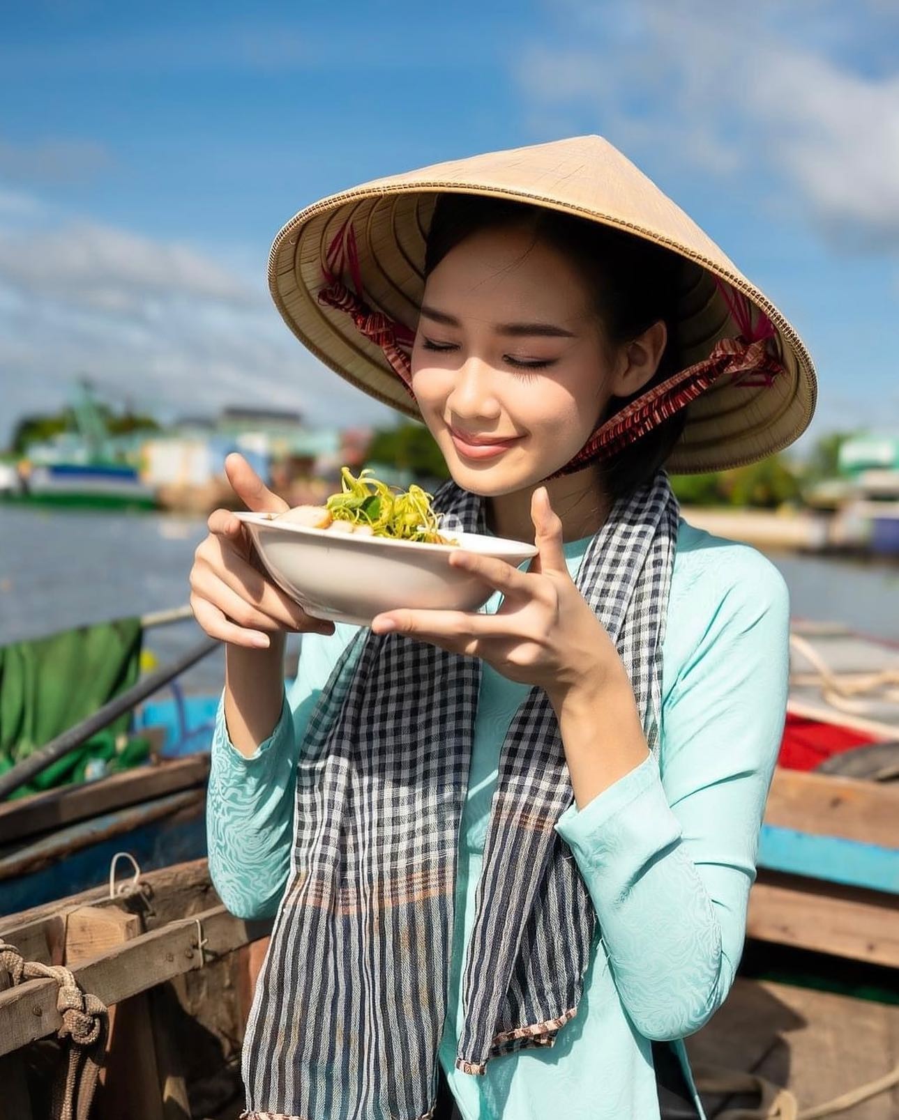 hoa-hau-bao-ngoc-khoe-body-nong-bong-7-1686538762.jpg