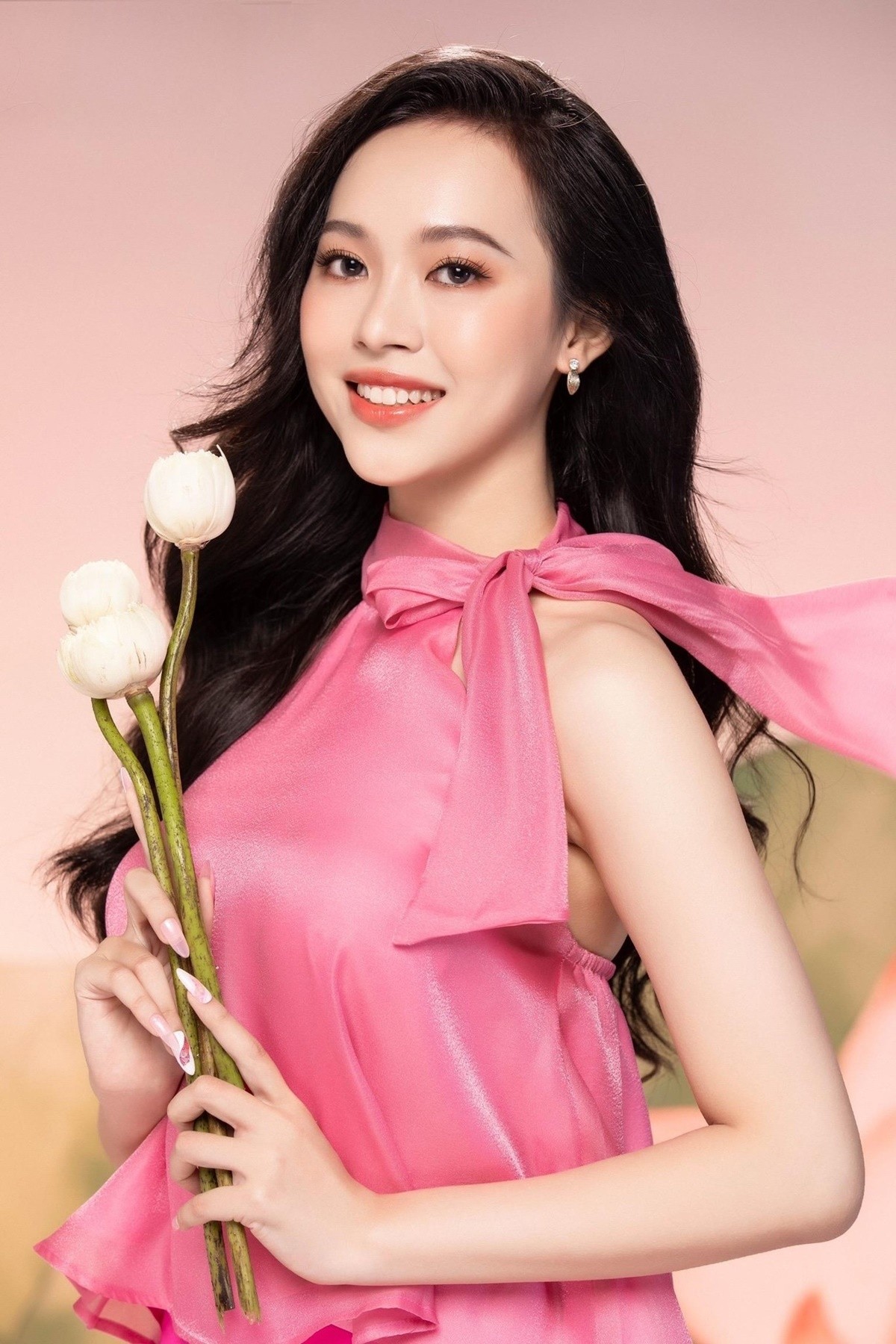 trinh-thuy-linh-o-hoa-hau-viet-1686652156.jpg