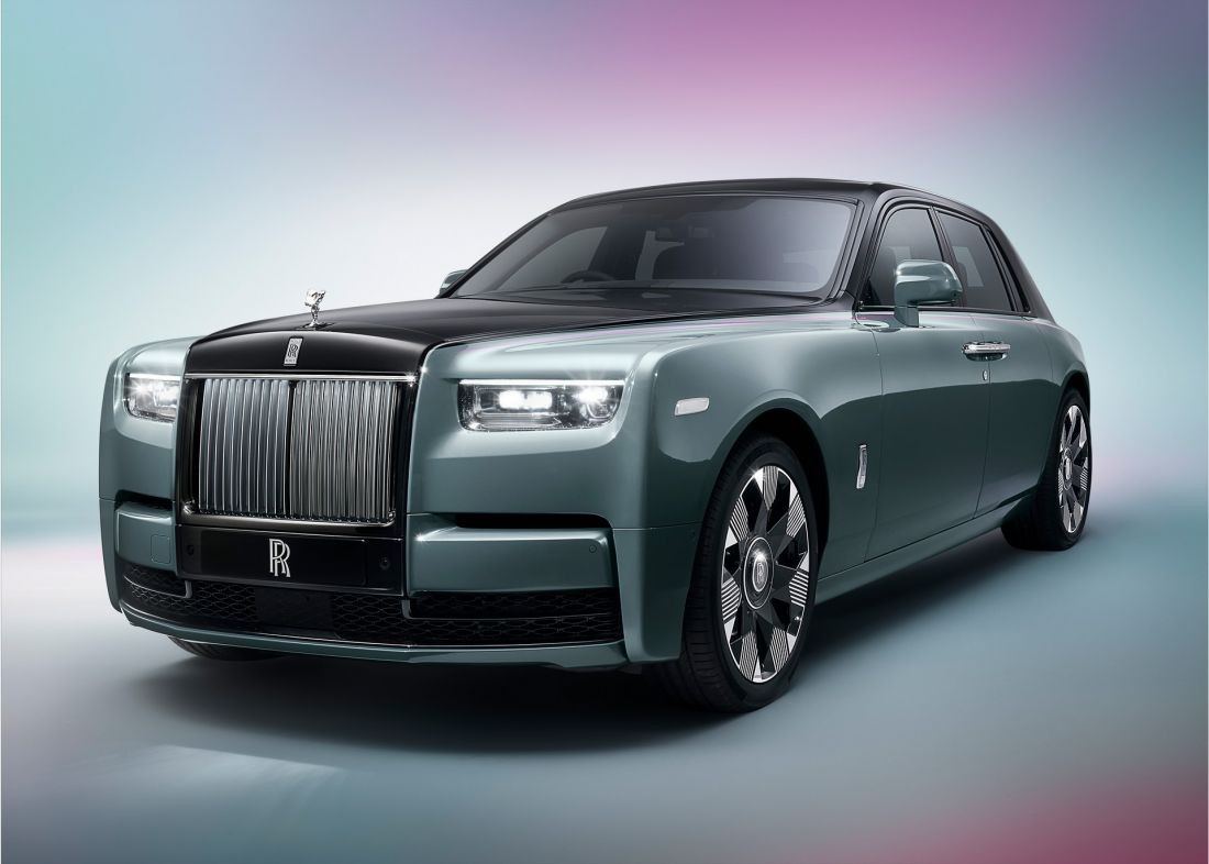 chiem-nguong-rolls-royce-phantom-viii-series-ii-dau-tien-tri-gia-80-ty-dong-cua-dai-gia-viet-08-1686811156.jpg