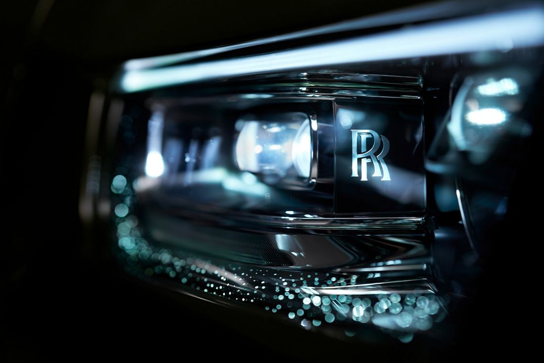 chiem-nguong-rolls-royce-phantom-viii-series-ii-dau-tien-tri-gia-80-ty-dong-cua-dai-gia-viet-10-1686811156.jpg