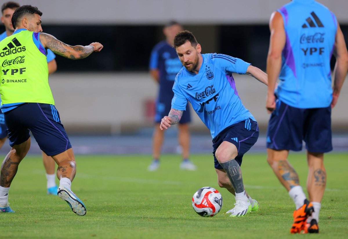 lionel-messi-doi-tuyen-argenti-5708-8362-1686719334-1686811399.jpg