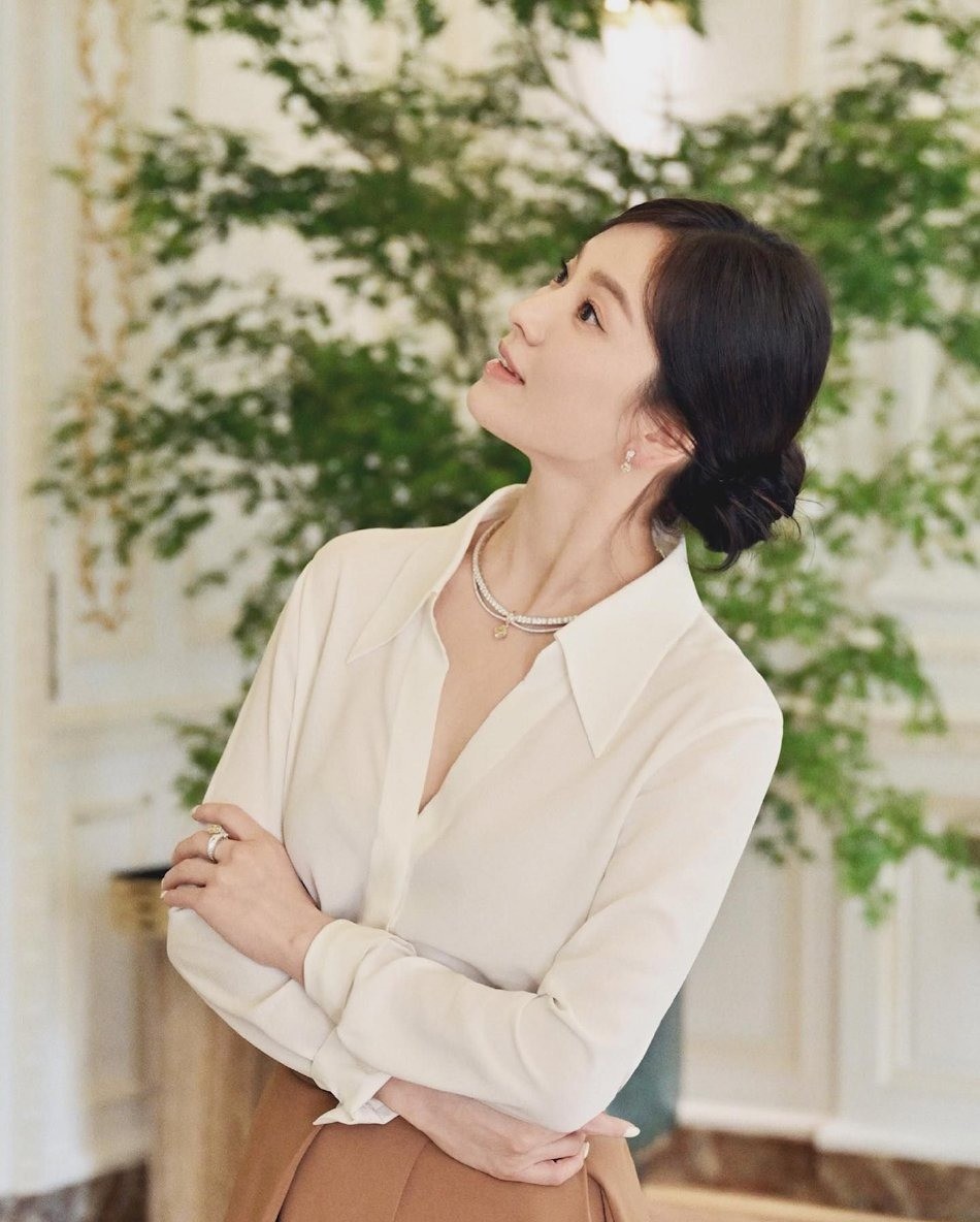 guong-mat-song-hye-kyo-5-1686904096.jpg