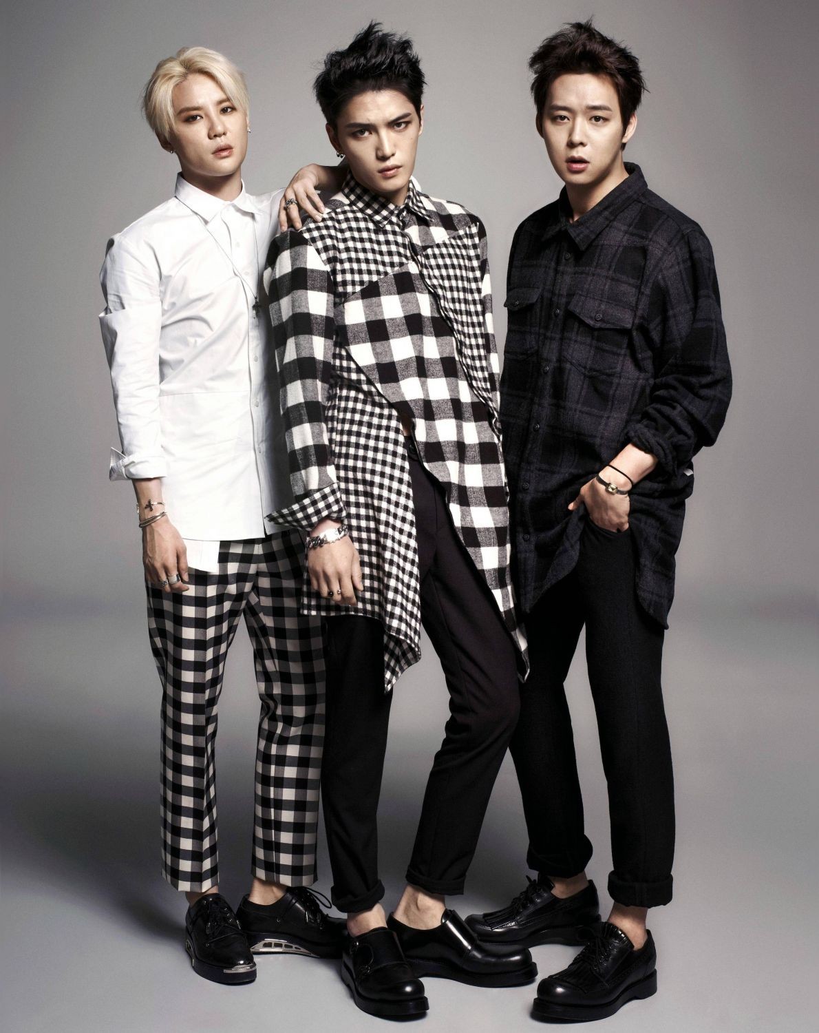 jyj-va-hanh-trinh-di-tim-cong-ly-03-1686902977.jpg