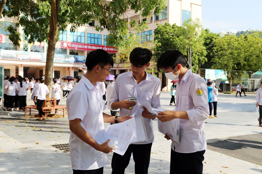 dap-an-mon-toan-ma-de-103-thi-thpt-2023-1687150706.jpg