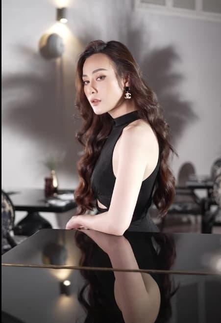 phuong-oanh-khoe-clip-len-do-sang-chanh-shak-binh-dim-ngay-bang-cach-nay-3-ngoisaovn-w451-h658-1687330704.jpeg
