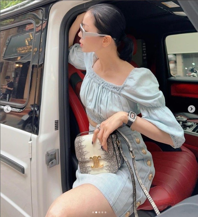 buc-anh-toan-mui-tien-cua-le-quyen-3-1687399162.jpg
