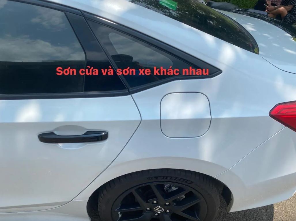 cai-ket-thoa-dang-trong-vu-viec-dai-ly-giao-honda-civic-bi-son-lai-cho-khach-hang-01-1687419660.JPG