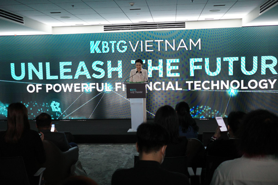 tap-doan-kinh-doanh-cong-nghe-kbtg-1-1687428584.png