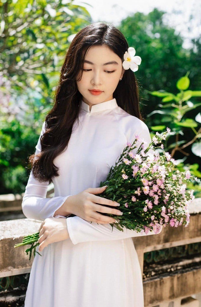 con-gai-quyen-linh-3-1687508322.jpg