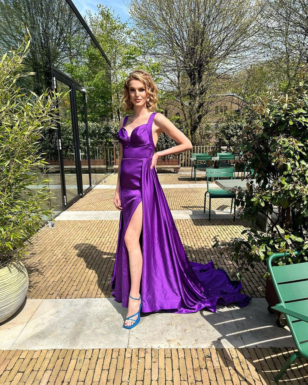 tan-miss-international-queen-2023-bi-vach-tran-mat-that-sau-dem-dang-quang-khong-nhu-ve-ngoai-45d-6932821-1687682896.jpeg