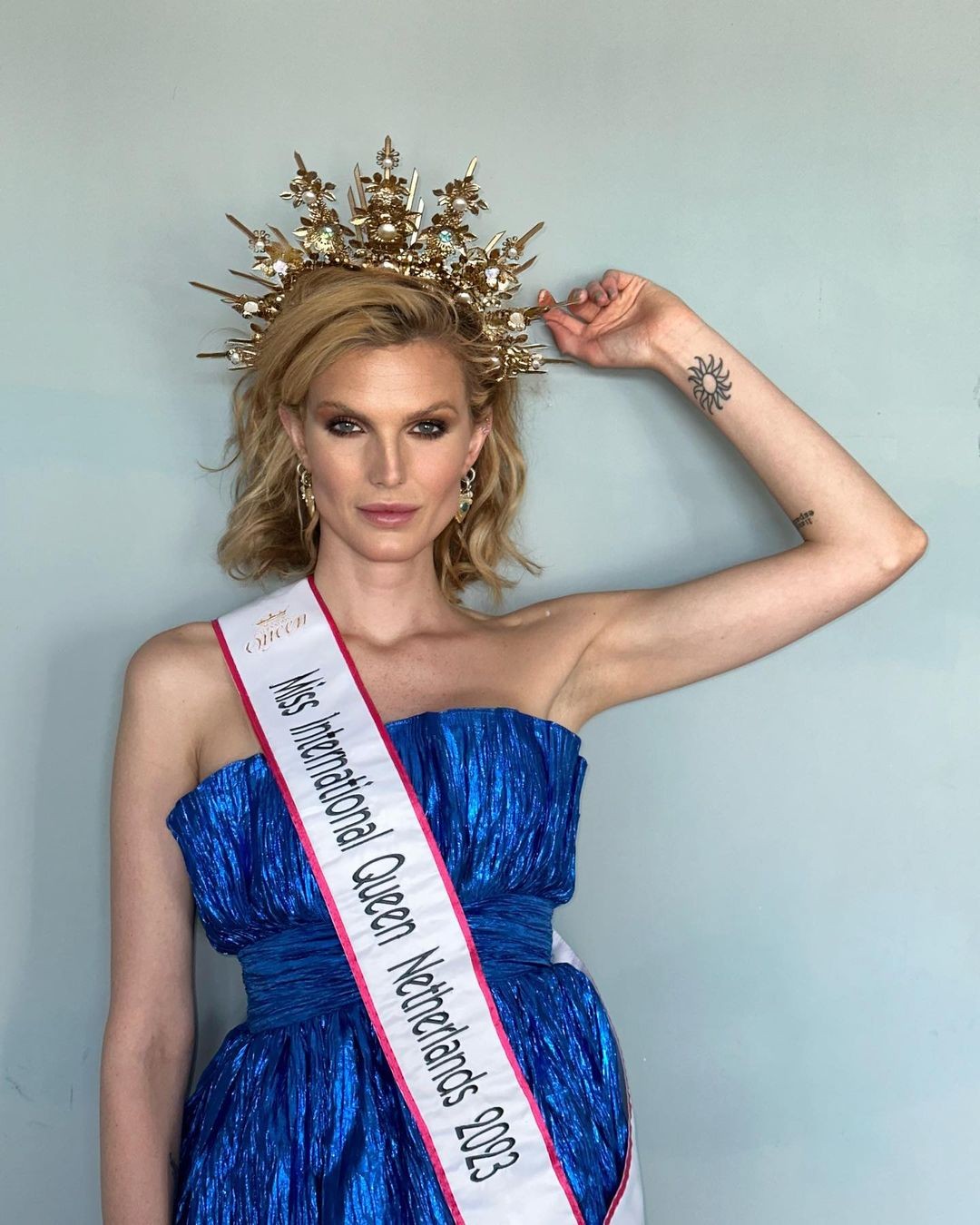 tan-miss-international-queen-2023-bi-vach-tran-mat-that-sau-dem-dang-quang-khong-nhu-ve-ngoai-880-6932821-1687682896.jpeg