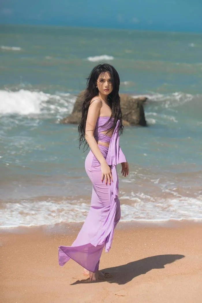 ngoc-trinh-khoe-body-4-1687763542.jpg