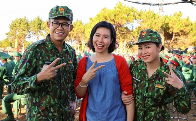 btv-thanh-huong-va-chong-4-1687853898.jpg
