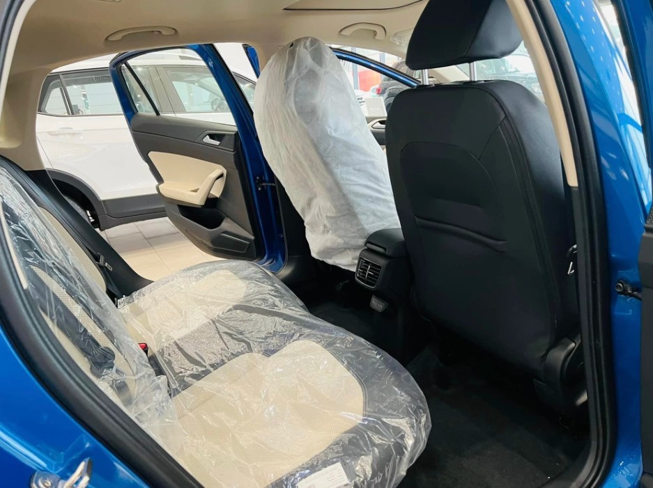 doi-thu-tren-co-hyundai-accent-va-honda-city-giam-gia-soc-200-trieu-dong-de-thu-hut-khach-hang-viet-anh-4-1688007957.jpg