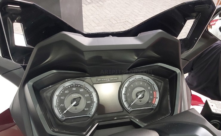 honda-ra-mat-mau-xe-tay-ga-moi-dep-hon-honda-sh-co-nhieu-tinh-nang-hien-dai-vuot-bac-anh-4-1688030265.jpg