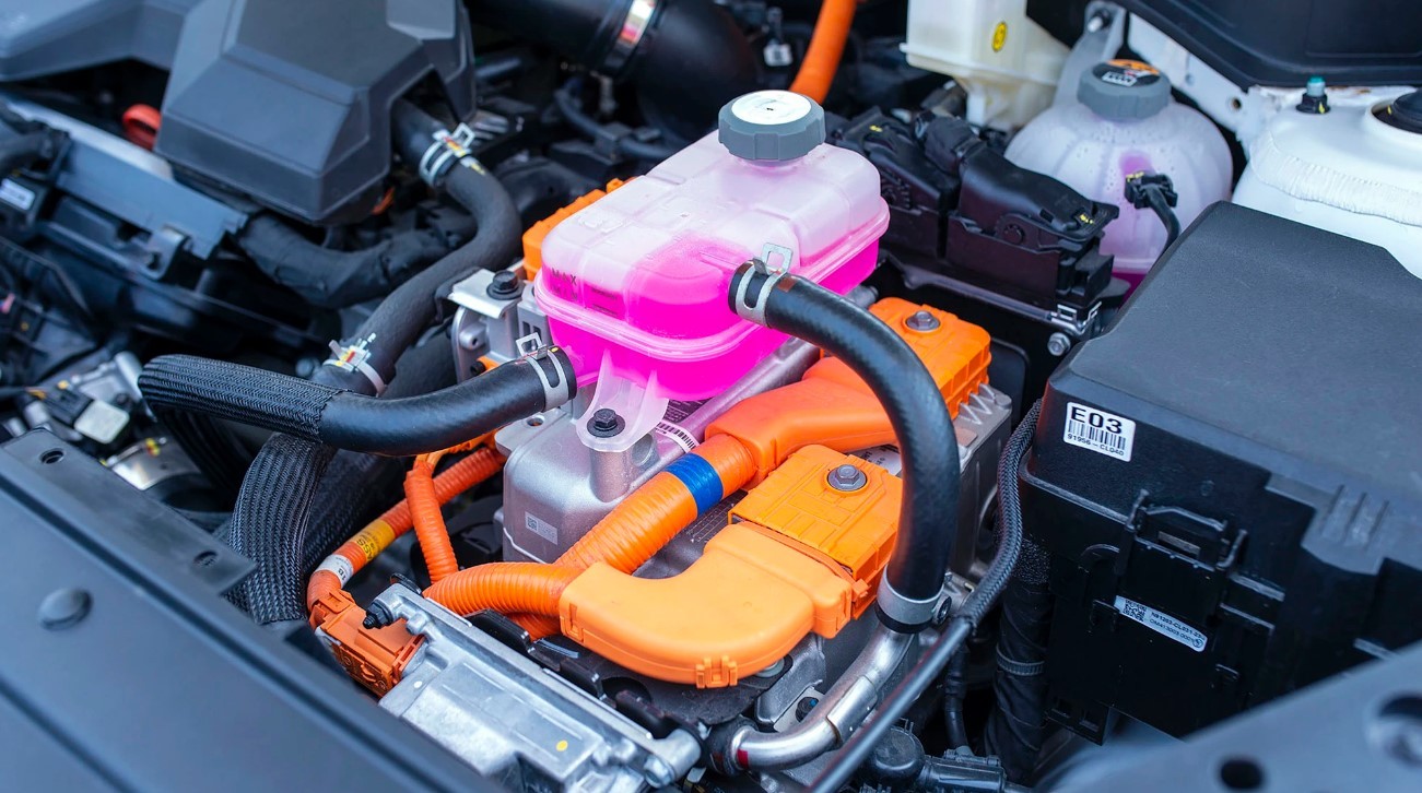 hyundai-santa-fe-hybrid-chinh-thuc-trinh-lang-tai-viet-nam-gia-ban-khien-toyota-fortuner-sung-sot-anh-3-1688026528.jpg