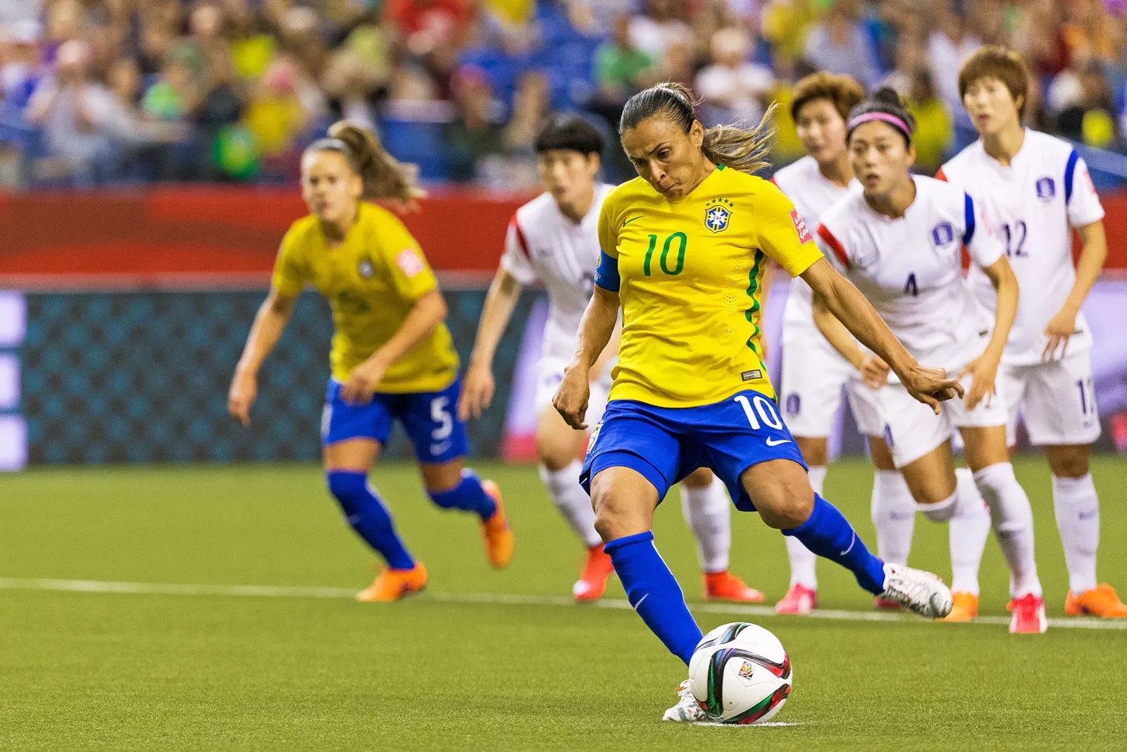 marta-penalty-kick-goal-womens-world-cup-june-9-2015-1688123338.jpg
