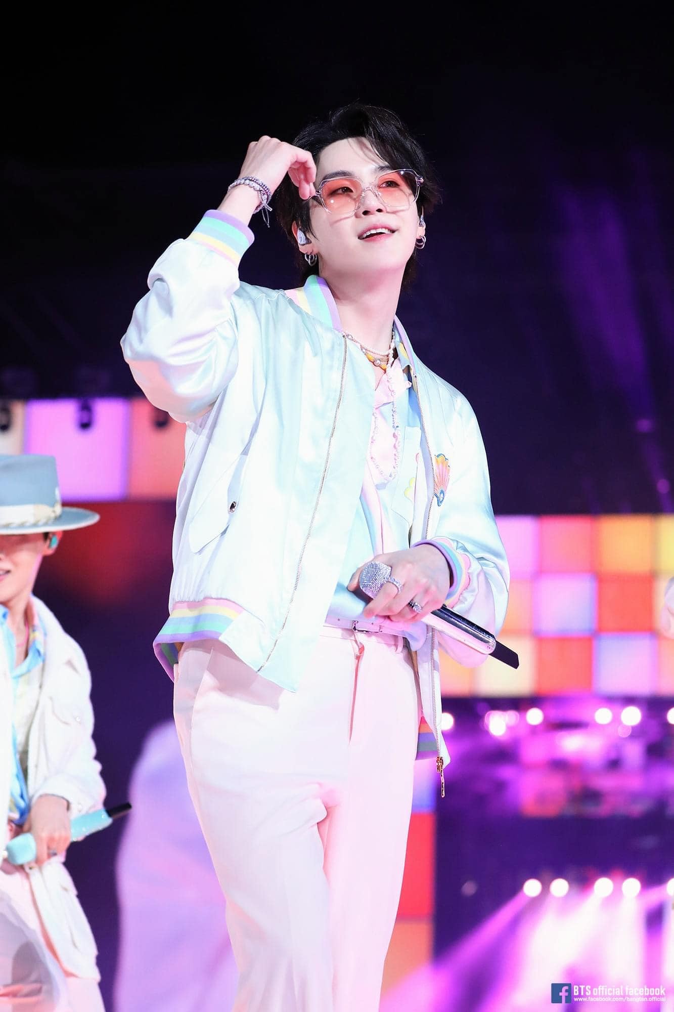 suga-bts-den-viet-nam-3-1688094778.jpg