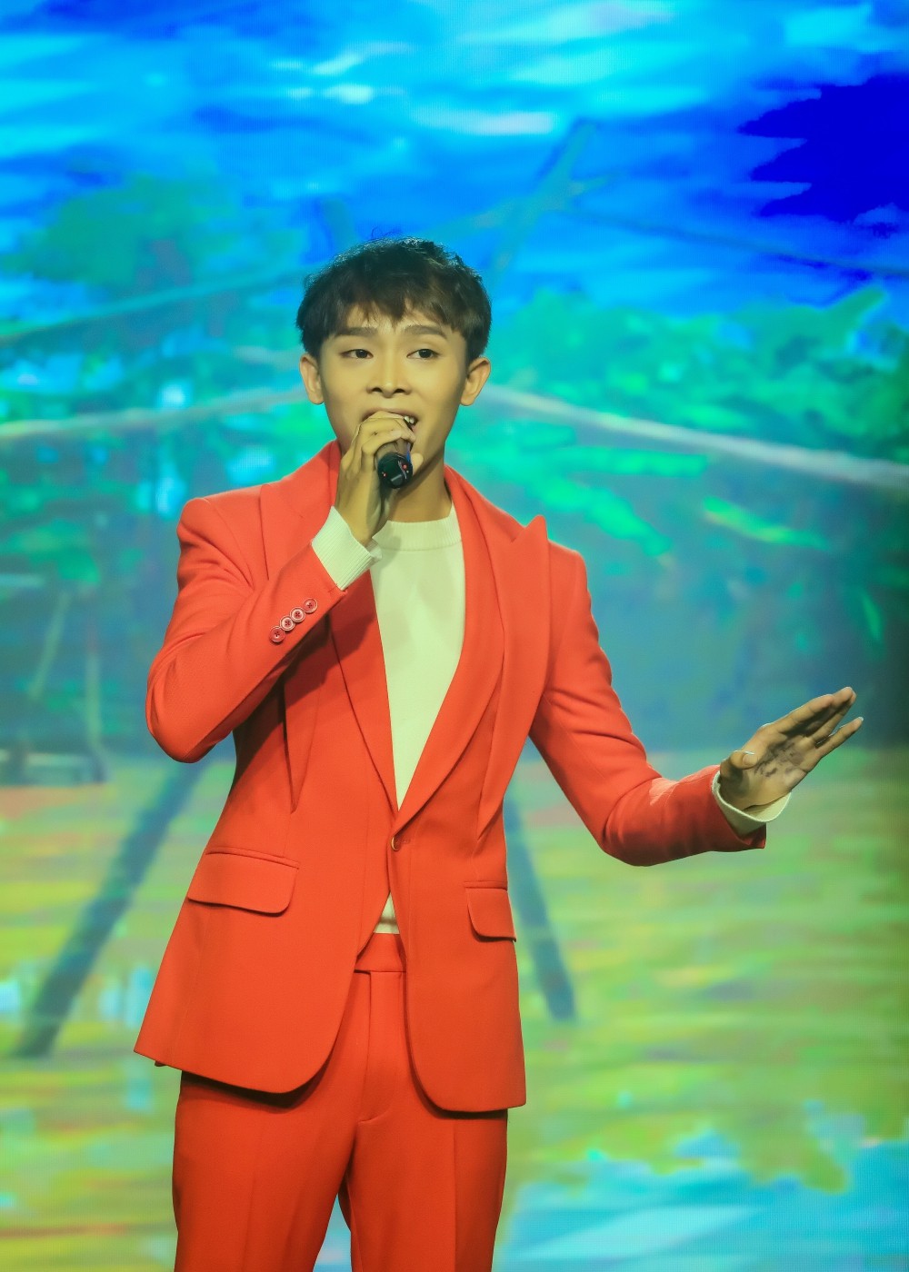 ho-van-cuong-4-1688369087.jpg