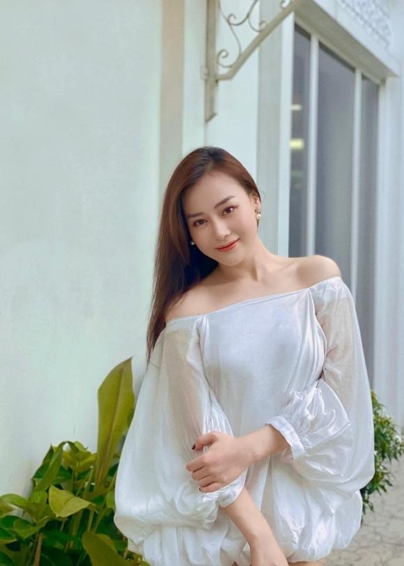 phuong-oanh-gay-me-voi-nhan-sac-1688462974.jpg