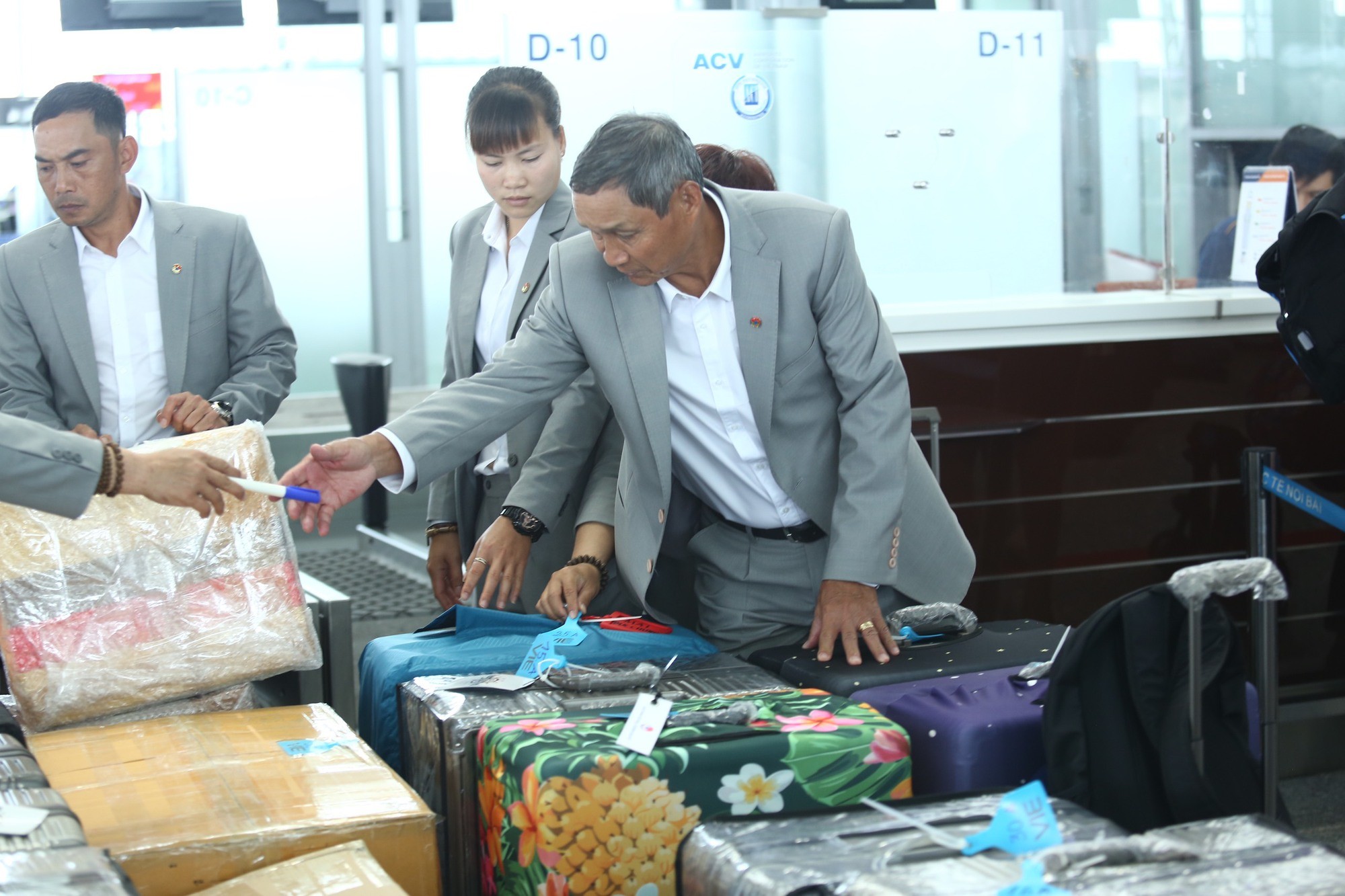 doi-tuyen-nu-di-new-du-wc-hanh-ly-1-va-chu-chung-168852486177234067173-1688530183.jpg
