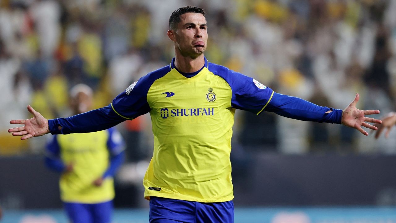 cristiano-ronaldo-happy-saudi-1689222987.jpg